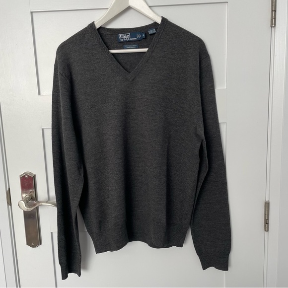 Men’s V-neck sweater by Polo Ralph Lauren - Picture 1 of 6